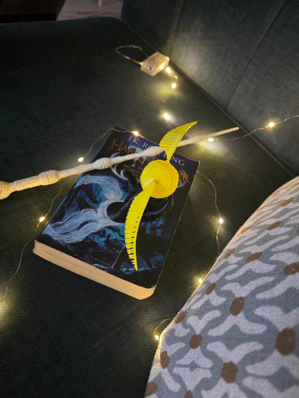 THE WIZARD’S DUO – Elder Wand & Golden Snitch Collectible Combo